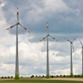 Windpark (Foto: berlin-pics/Pixelio)