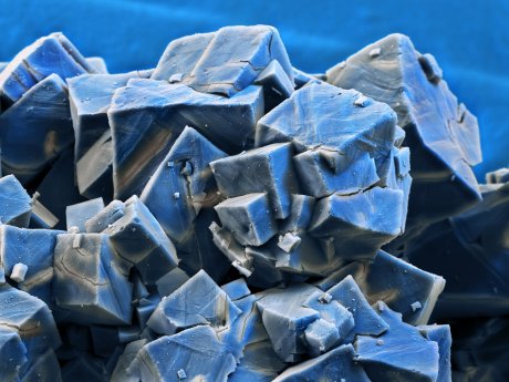 Nanocubes act as a storage medium for hydrogen  A possible storage medium for hydrogen are nanocubes made of metal organic frameworks (MOFs). Photo: BASF – The Chemical Company, 2010